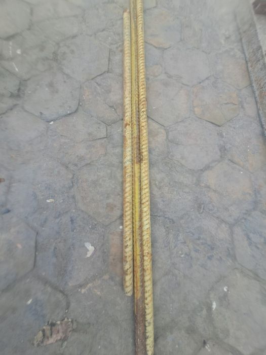 Арматура, апалофка ва труба сотилади.