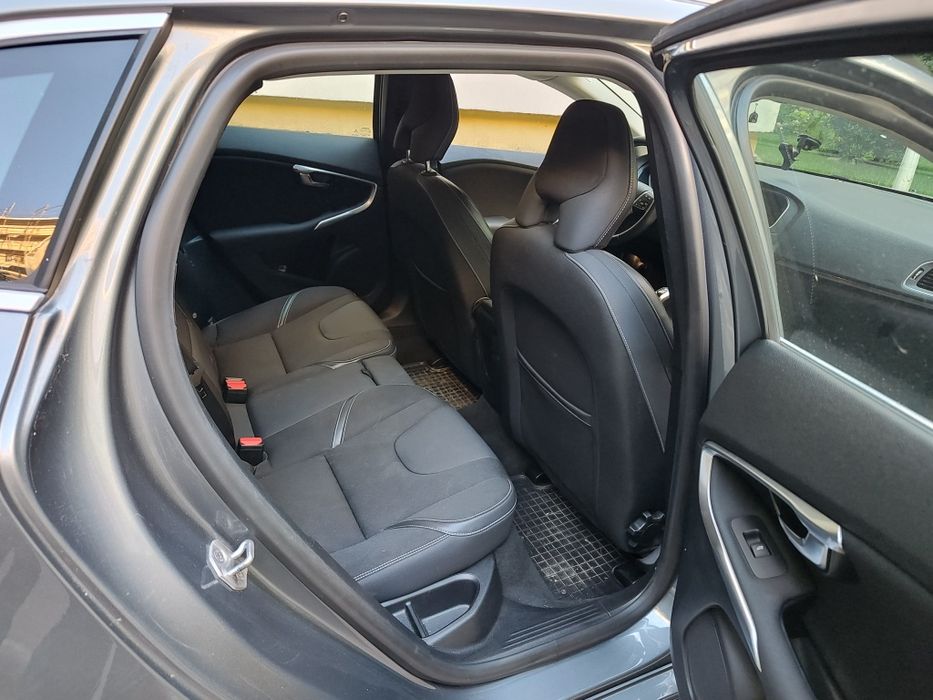 Volvo V40 - PREȚ FIX -  2.0 diesel 2015, 120 cp pr