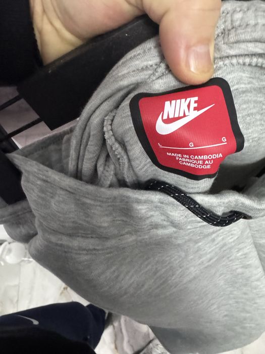 Pantaloni nike tech marimea L