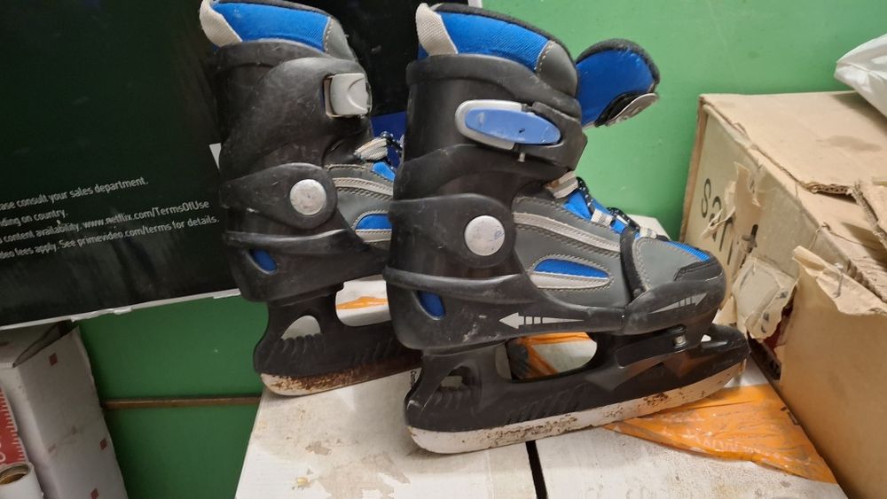 Продам детские коньки.