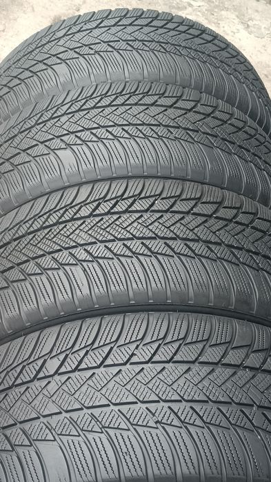 235/50/19 Bridgestone