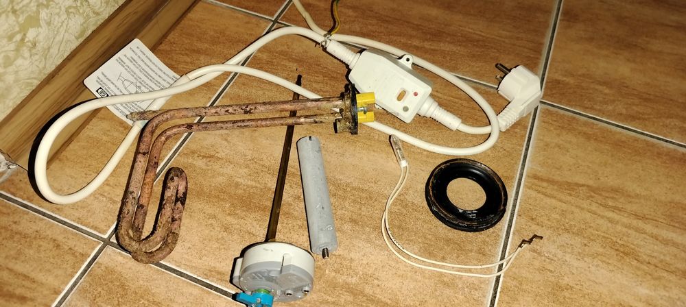 Продам анод на Аристон ABS BLU EVO 15 RS EVO