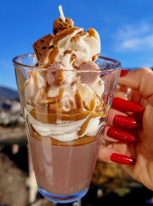 Свещи, фигури от восък