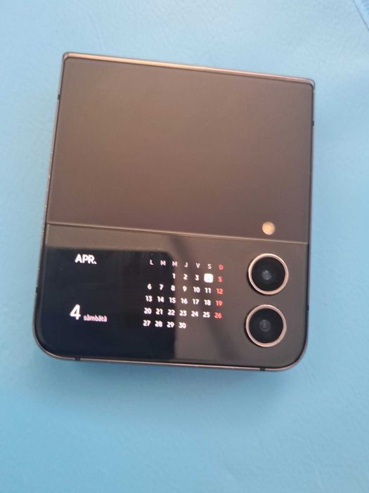 Galaxy Z Flip4 5G Graphite, 128 GB