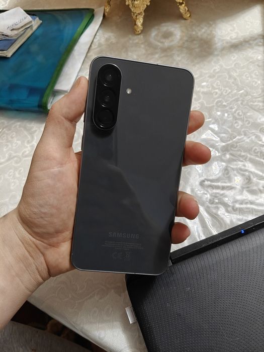 A 56 Samsung yangi karobka
