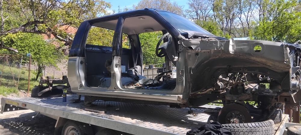 De vanzare cabina ...usi..capota l200 2004