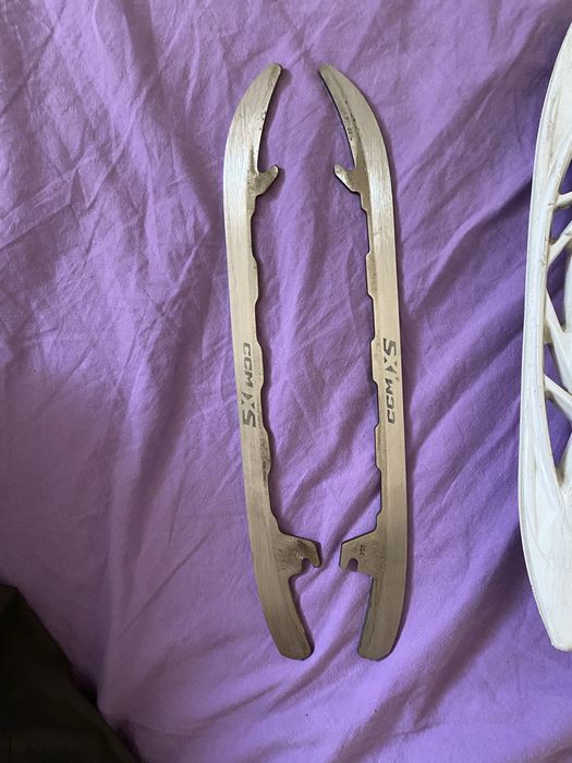 Продам коньки CCM FT680