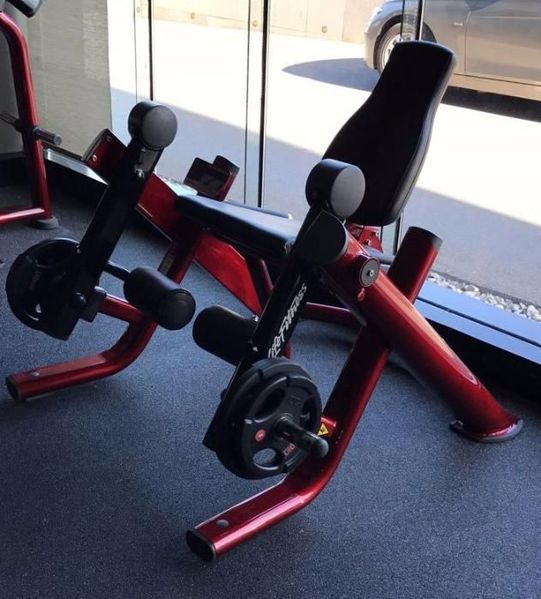 Фитнес уред Life Fitness Signature Plate-Loaded Series Leg Extension