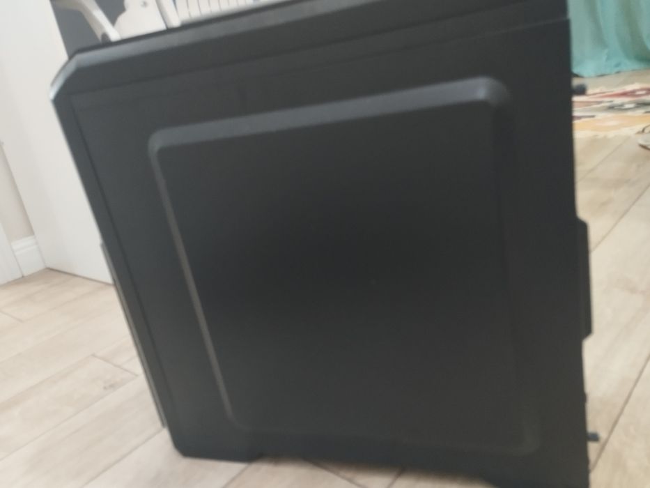 Монитор и компьютер