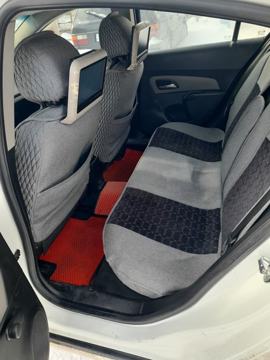 Шевролет Круз 2011 года