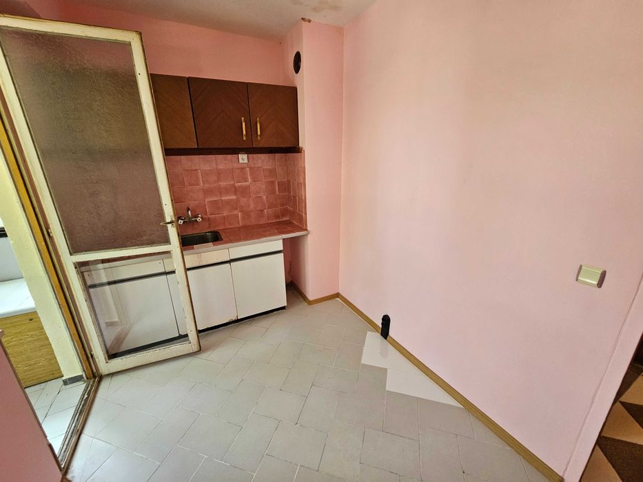 Дава се под наем Двустаен апартамент в Разград, Орел - 58 кв.м за 204 € - Снимка #5