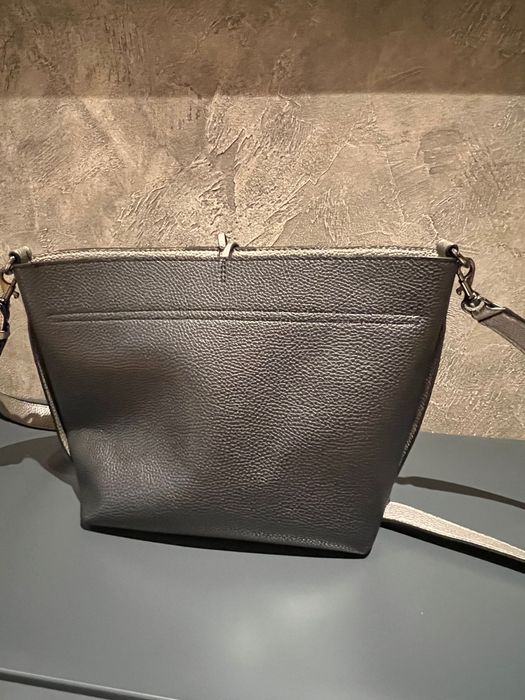 Чисто нова чанта Guess - двулицева