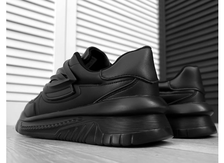 Adidași elegant sport, Versace