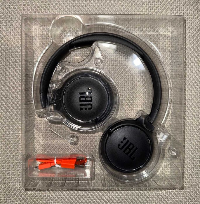 Безжични слушалки JBL Tune 560BT