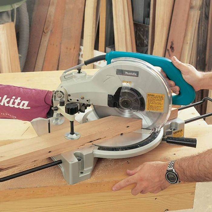 Торцовочная пила Makita LS 1040