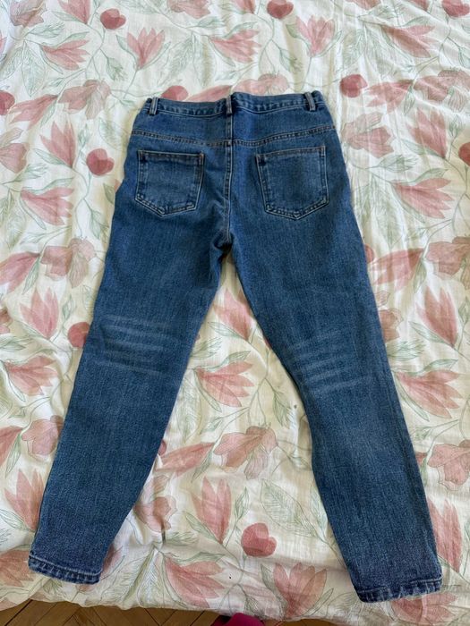 Ефектни дънки размер M