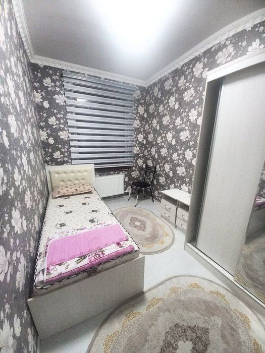 Xalqlar do'stligi metrosi yonida