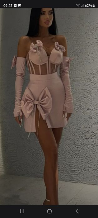 Vand rochita din 3 piese fusta, corset, manusi