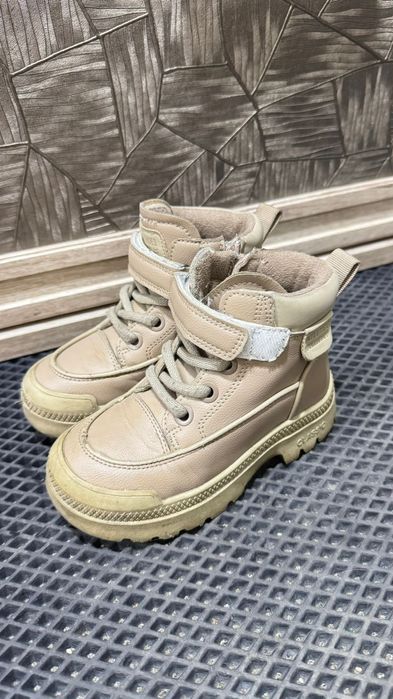 Продам весенние ботинки