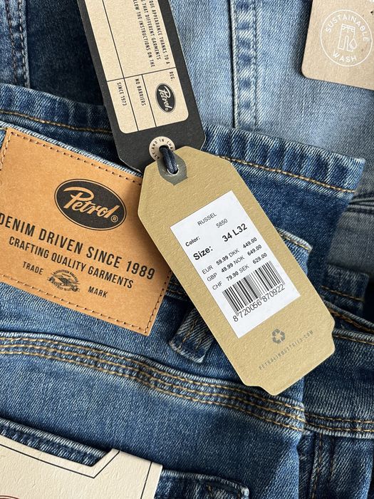 Jeans pentru barbați.
