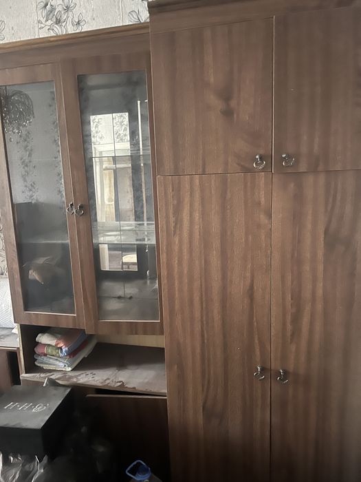 Стенка и стол  дерево