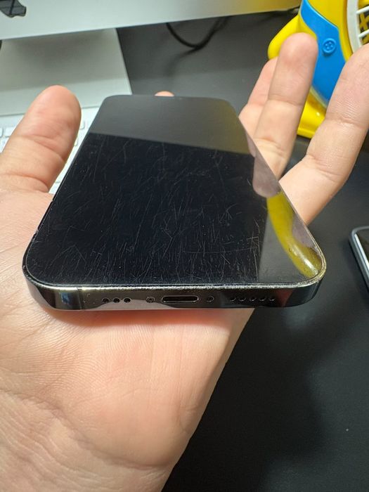 iPhone 12 pro заблокированный