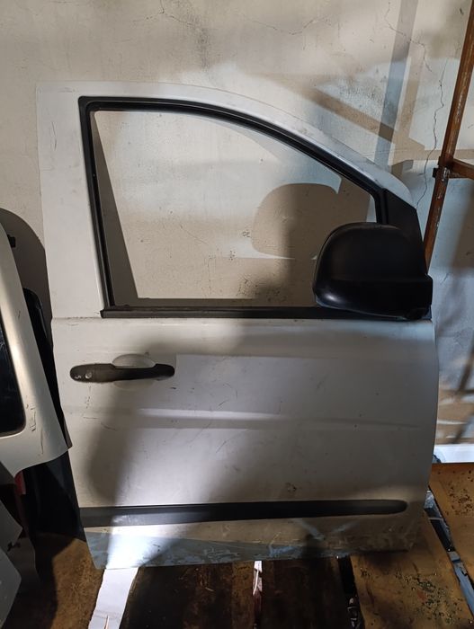 Двери на Мерседес Вито 639