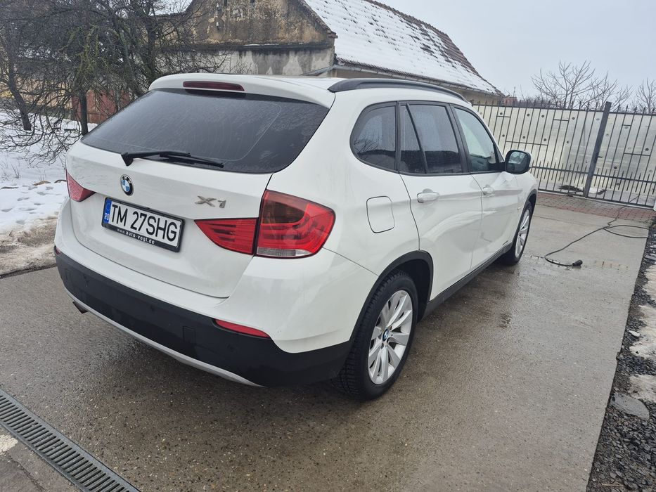 Bmw x1 sdrive  manual