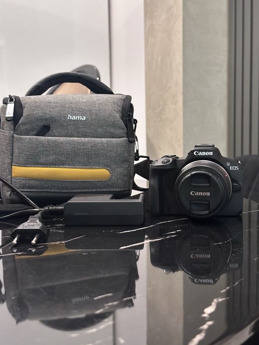 Mirrorless Canon EOS-R50, RF-S 18-45mm