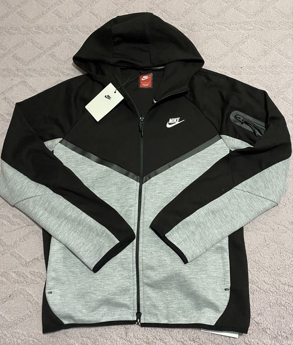 Hanorac Nike Tech