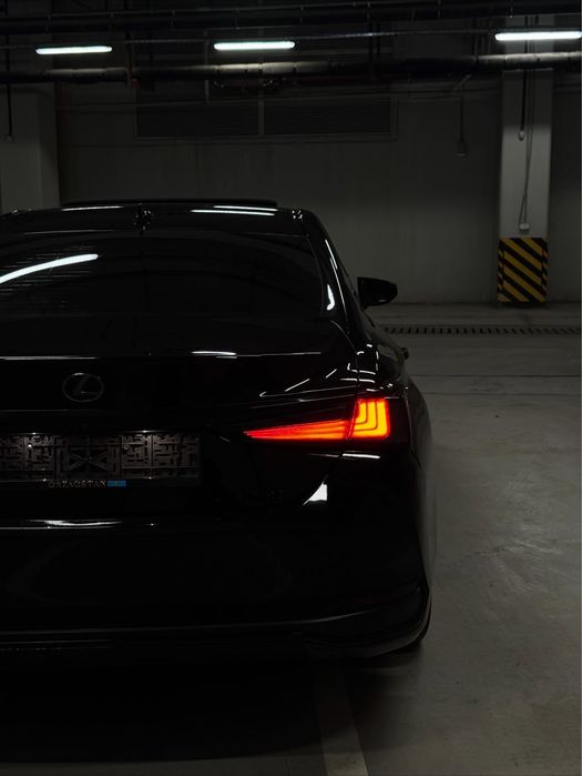 Аренда / Прокат Lexus ES без водителя