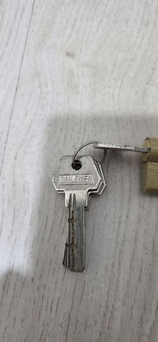 Продам качественный цилиндровый механизм (сердечник) для дверного замк