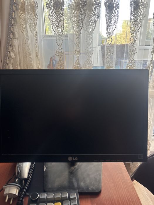 Монитор lg тонкий