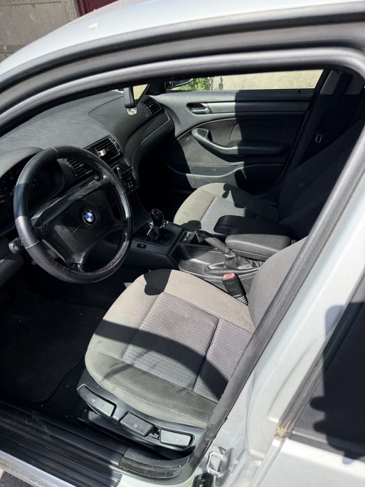 Vand e46 pentru dezmembrari