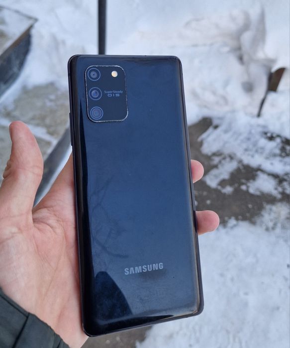 Продам samsung s10 lite