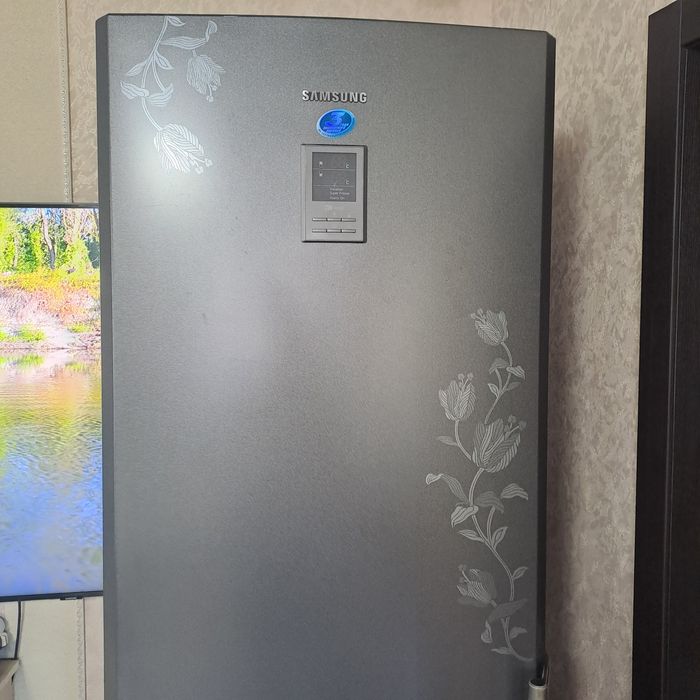 Продаётся холодильник Samsung