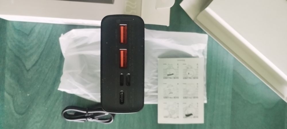 Baterie externă Baseus Adamant Metal 22.5W