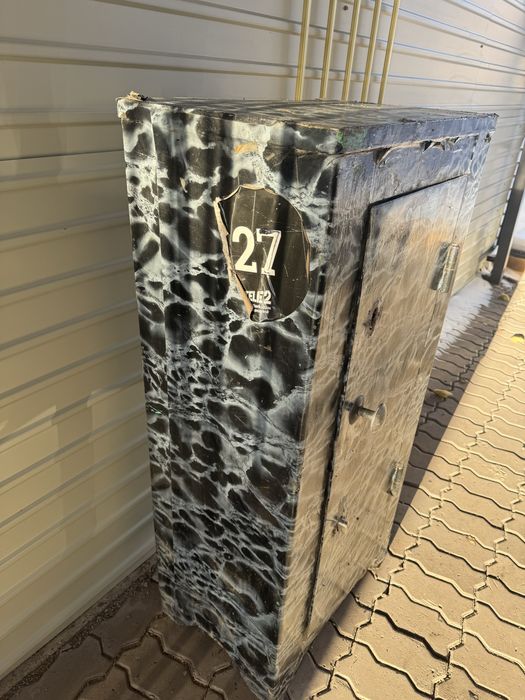 Сейф в хорошем состоянии