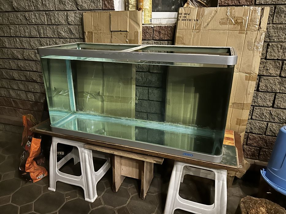 Продается заводской аквариум Jebo