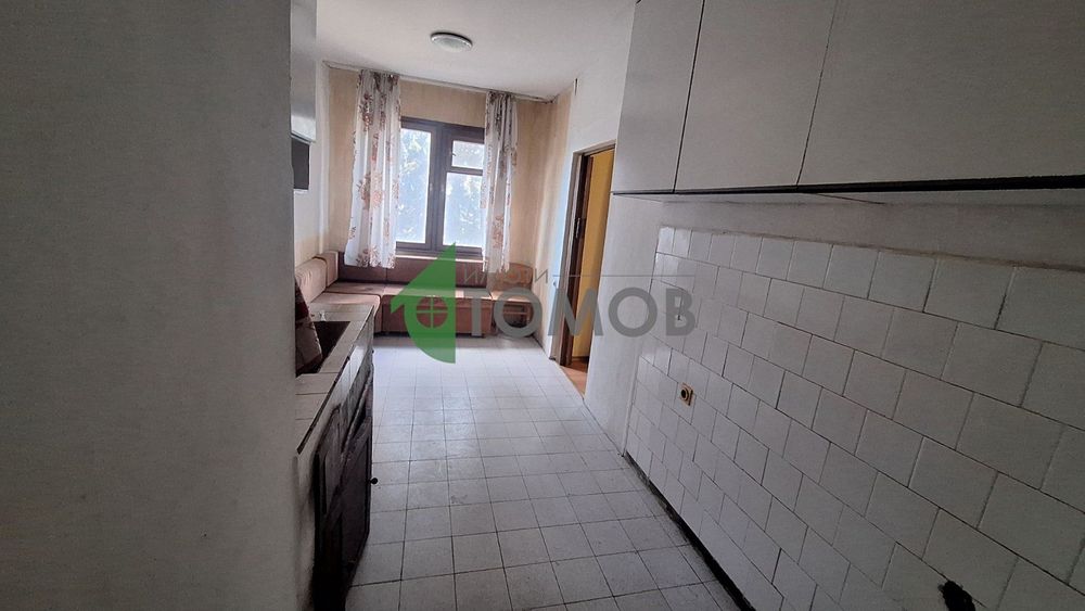 Просторен тристаен апартамент в кв. Самара 1