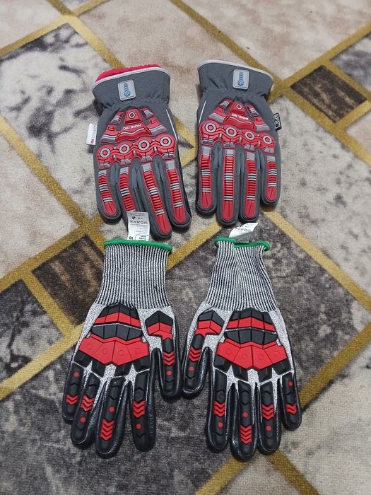 Продам перчатки противоударные. Новые