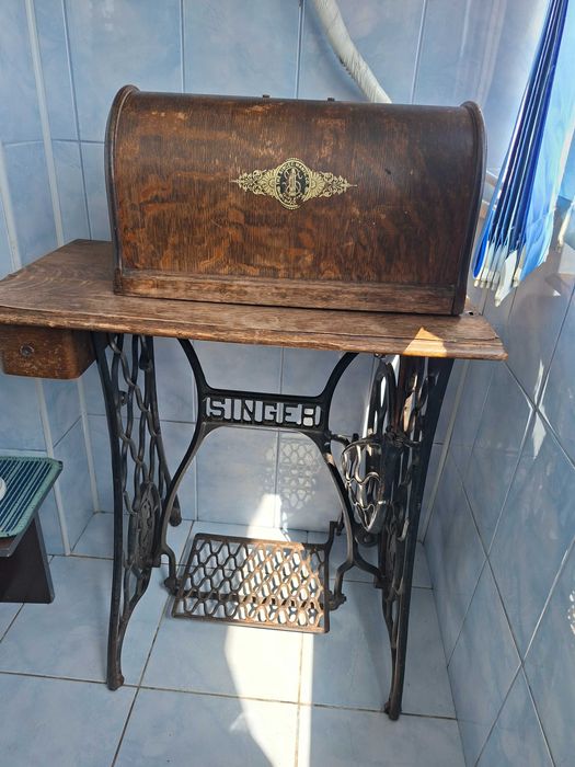 Masina de cusut singer veche