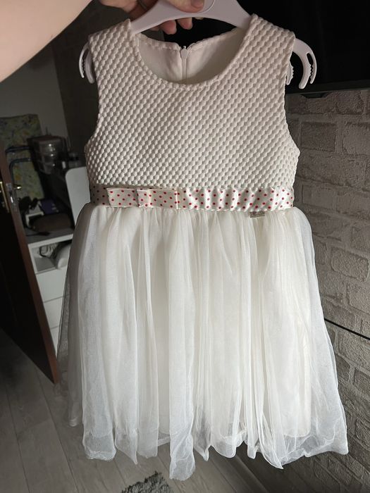 Продам платье в хорошем состоянии на девочку.! недорого!.