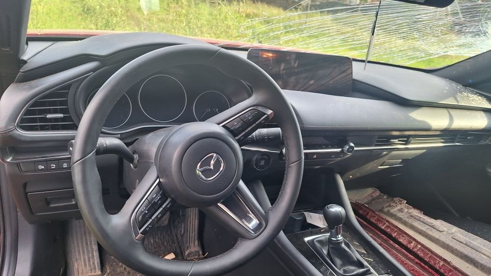 Volan bord navigatie capota bara aripa mazda 3