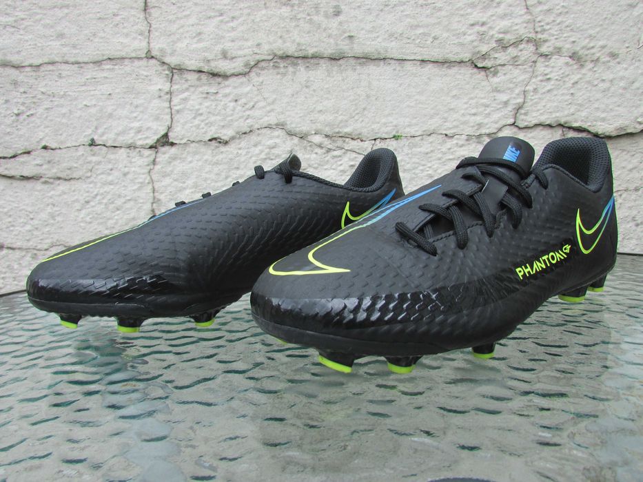 Футболните обувки Nike Phantom