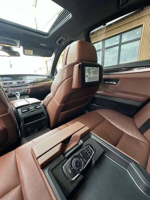 BMW F10 535Xi 306CP 2011 HUD Trapă  DVD Interior Seria 7 Perdelute Proprietar Impecabil Distributie Nouă
