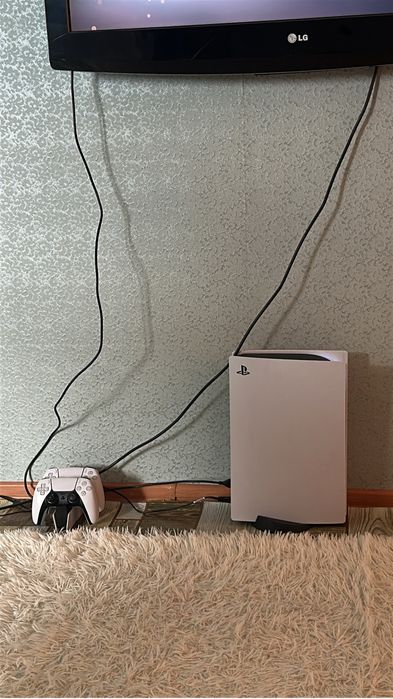 Продам ps5 с двумя джойстиками