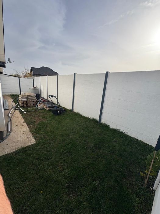 Vând casă mobilată!