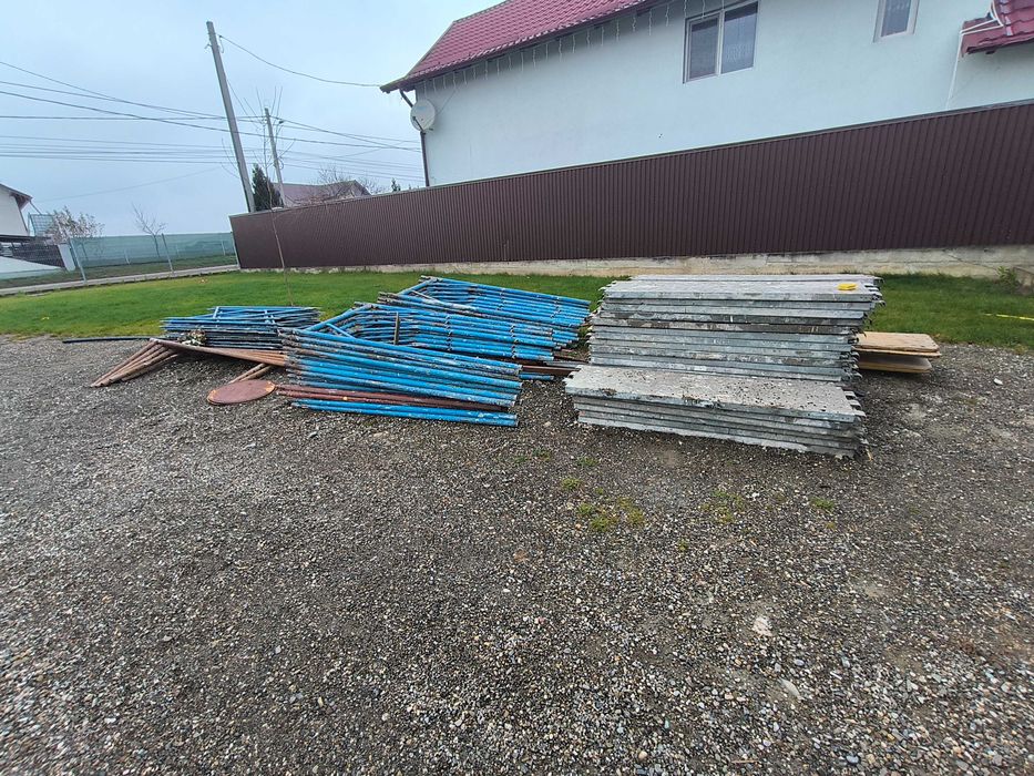 Vând schelă metalica