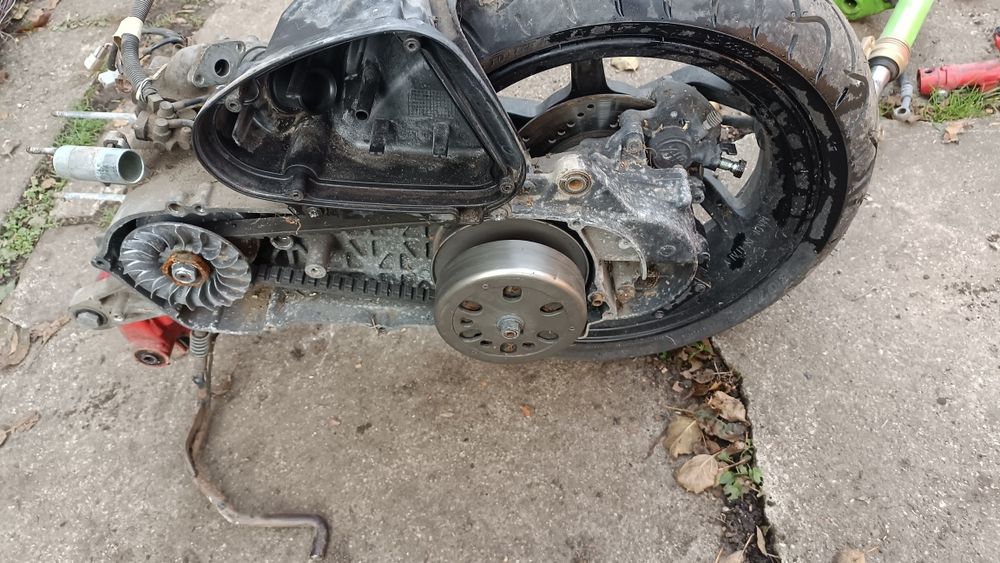 Diferite piese scuter suzuki vezi pozele preț difera